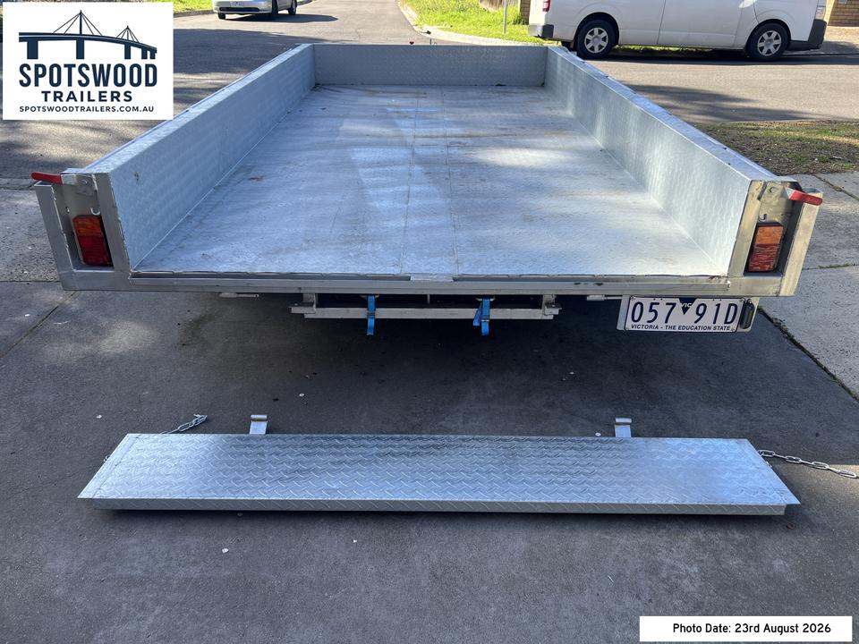 Removable rear tailgate panel on The Deckhand 12x6 flat-top trailer
